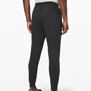 Lululemon At Ease Jogger – Heathered Black/Black